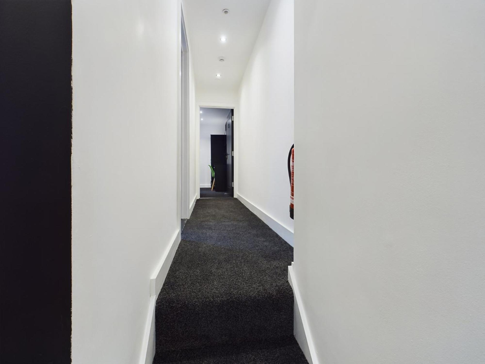 Substantial 9 Bedroom House In Swansea Sketty Экстерьер фото