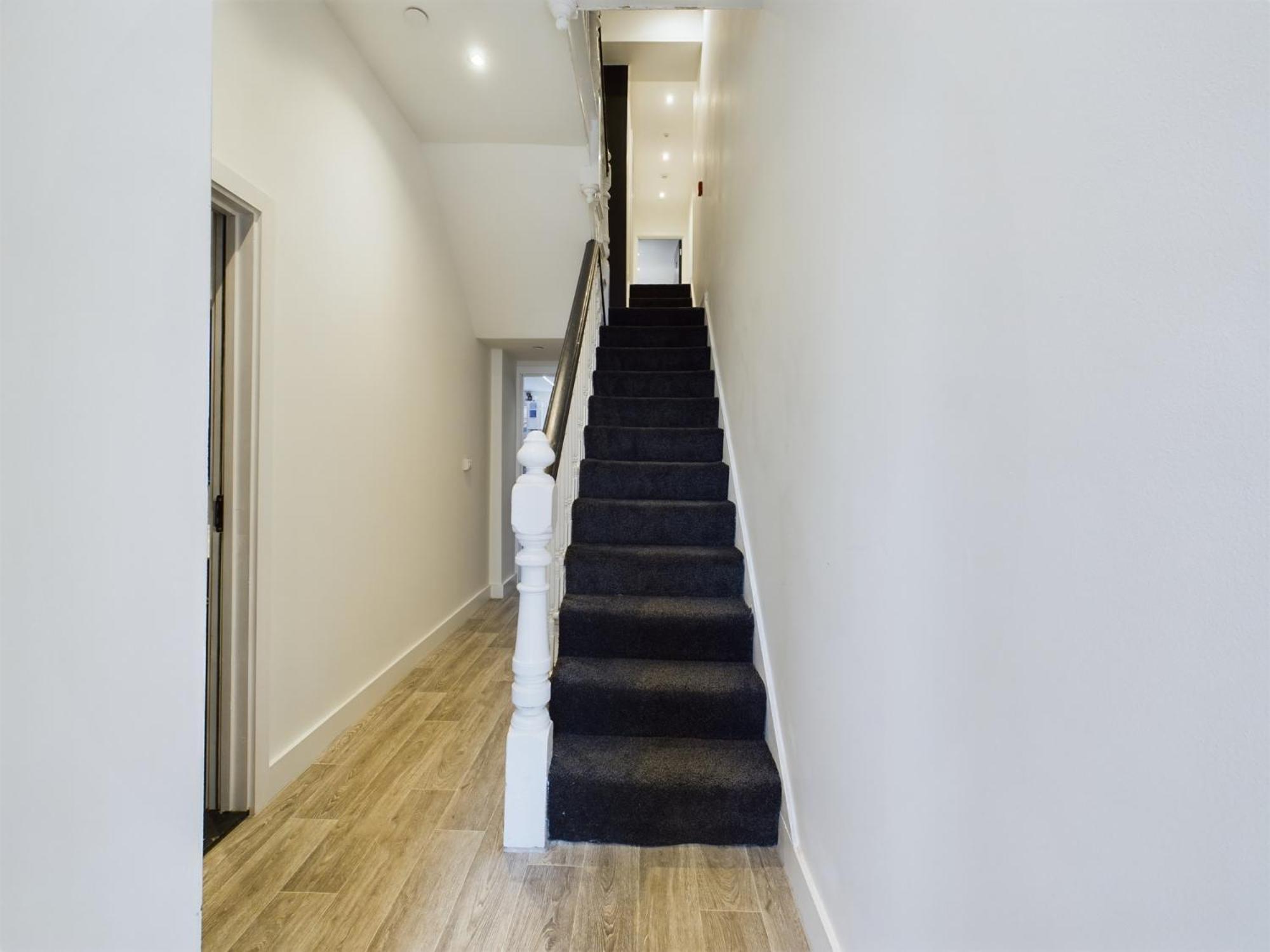Substantial 9 Bedroom House In Swansea Sketty Экстерьер фото