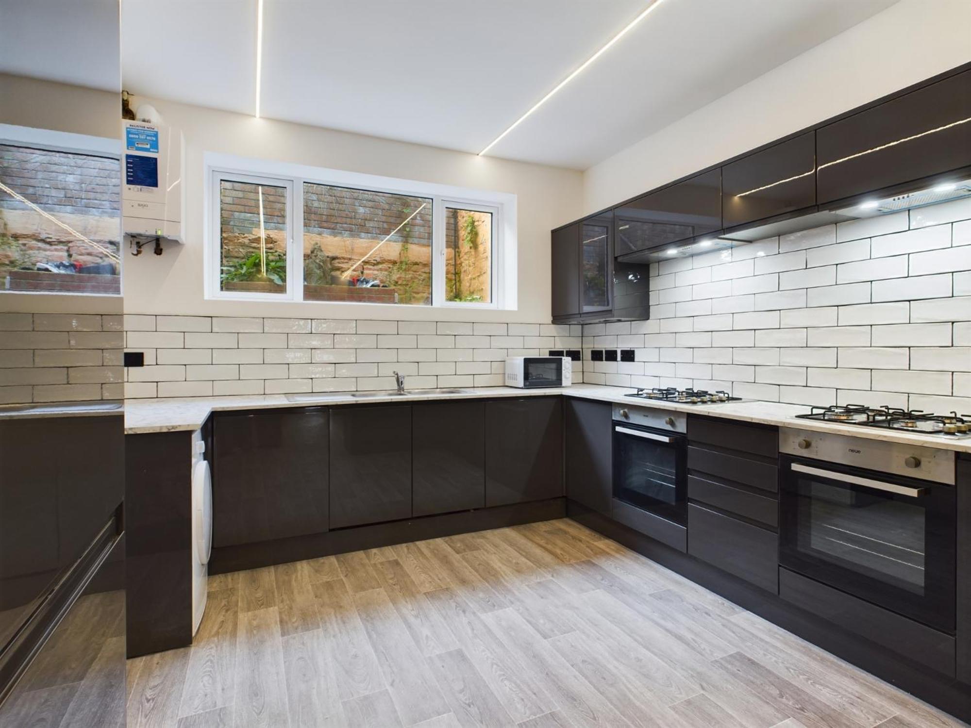 Substantial 9 Bedroom House In Swansea Sketty Экстерьер фото